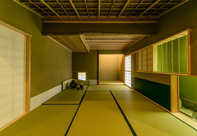 和室は天井が低い空間も多く、集中力を高めます。防犯上も良いと思います。