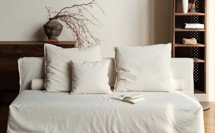 「ホテルライクなのにごろ寝OK。大人に選ばれるTRONTOソファ」