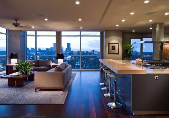 高層マンションの1室のイメージです。かなりシンプルな作りですね。もしかしたらホテルやリースマンションなのかもしれません。